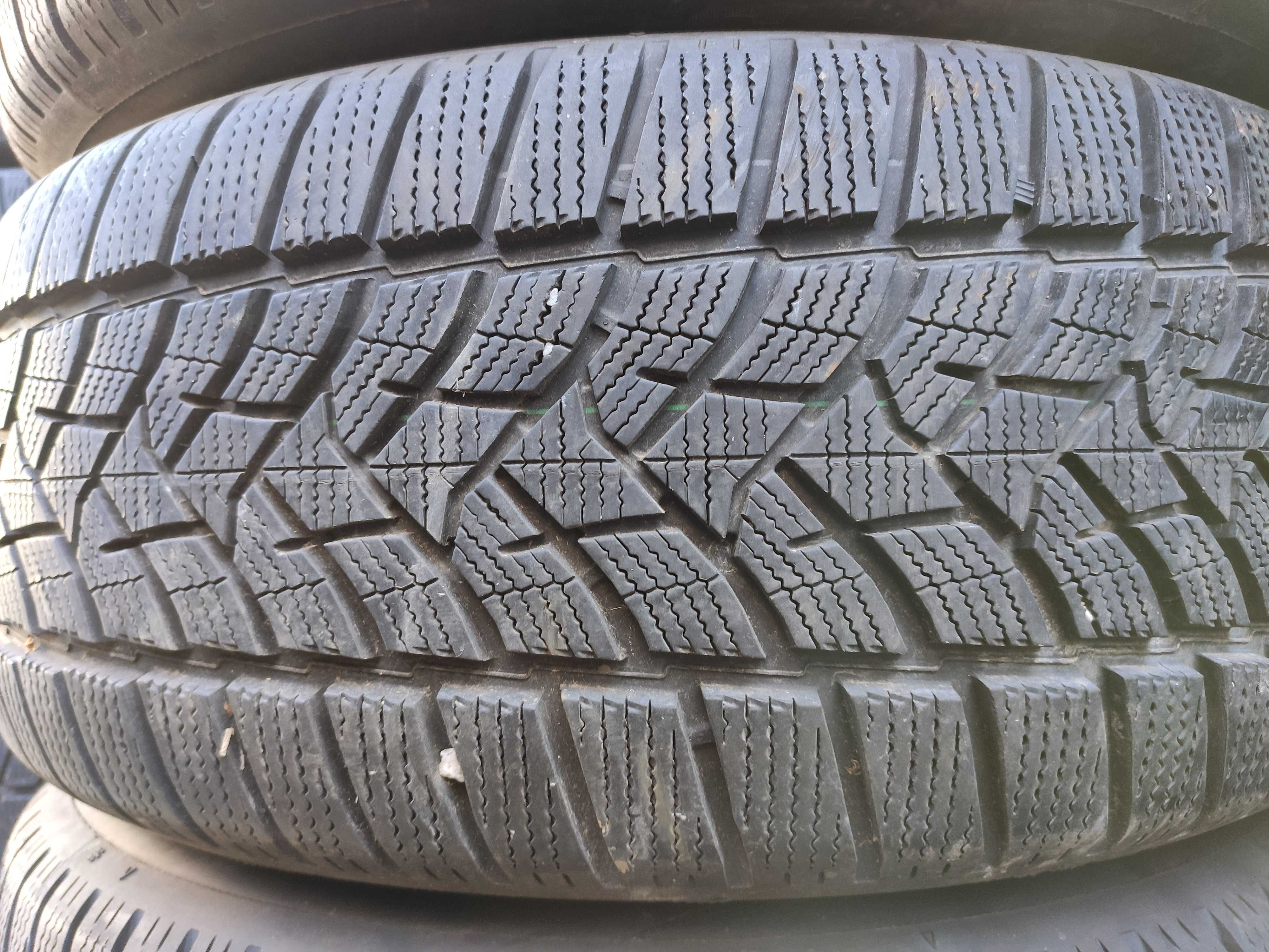 4бр Зимни гуми 235 55 17 - Dunlop