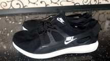 Adidasi nike moderni marimea44 pret 75 lei negociabil