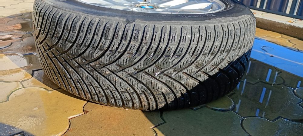 Roți complete de iarnă ptr BMW 5x120 în stare foarte bună pe 16