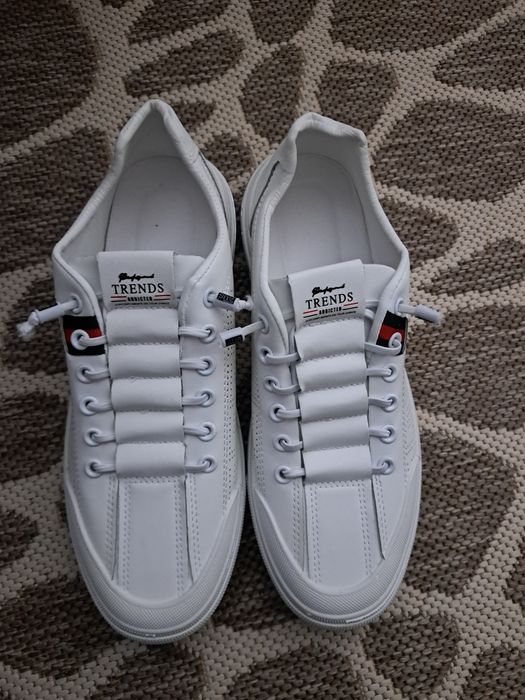 Adidasi piele ecologica