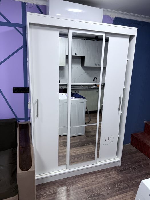 Шкаф-купе с зеркалом, 131x200х50 см, белый