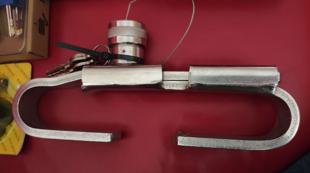 Катинари и скоба за камион