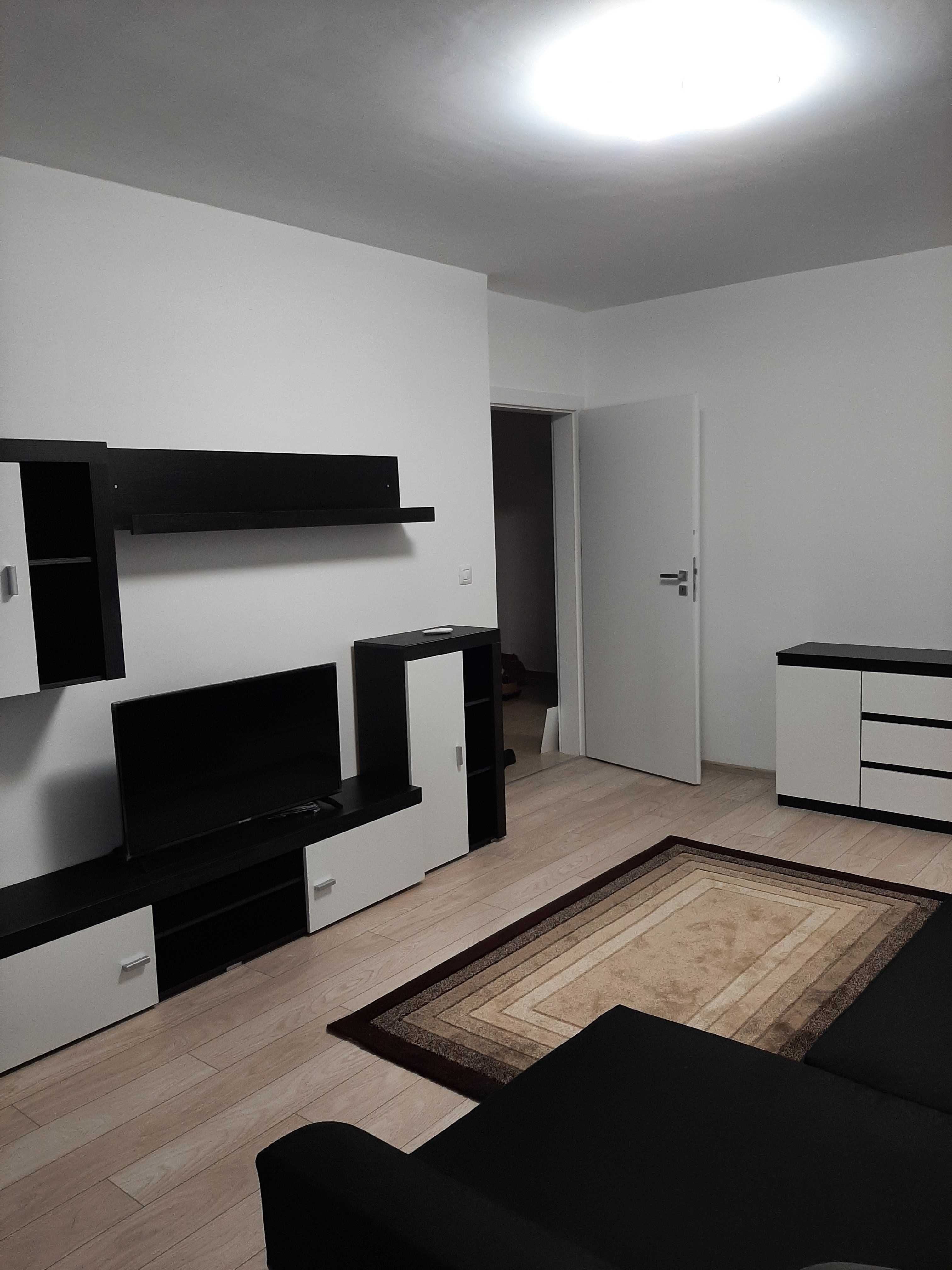 Închiriez apartament 2 camere Maurer Tg Mures, 60 mp