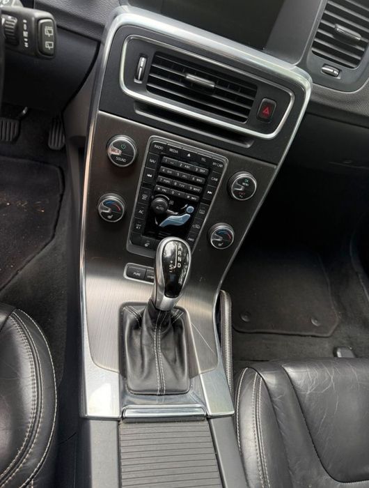 Volvo V60 Plug in hybrid D6 ,an 2013, 256000 km reali,