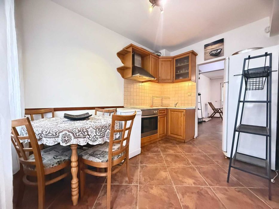Дава се под наем Двустаен апартамент в София, Център - 80 кв.м за 612 € - Снимка #2