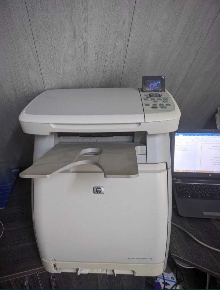 Принтер HP Color LaserJet CM1017 MFP
Принтер - копировальное устройств