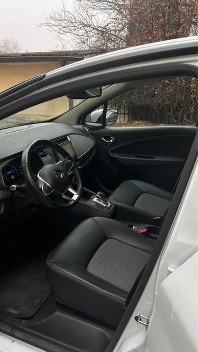 Inchiriez renault zoe ridesharing food delyveri