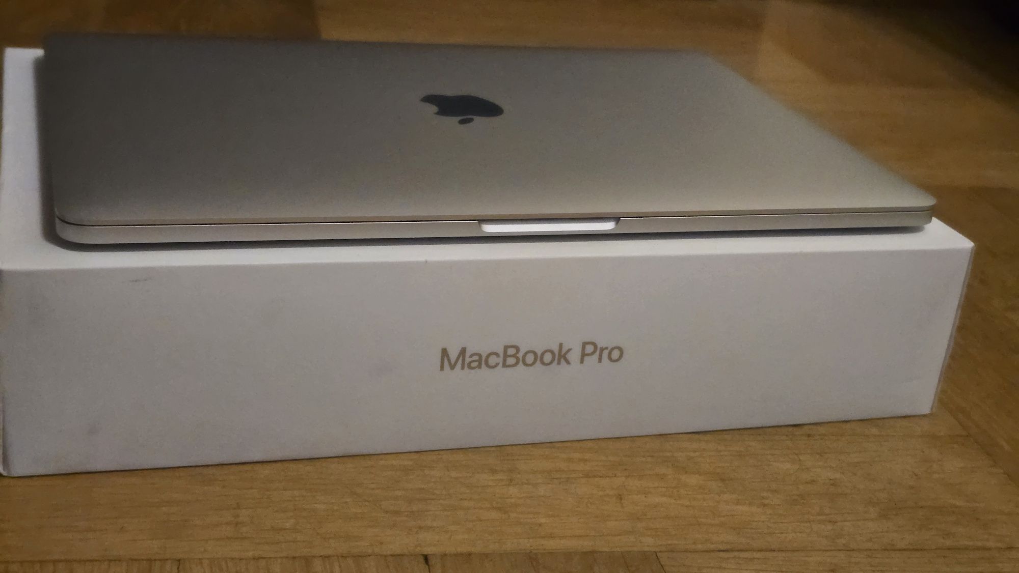 Macbook Pro 13" A1708 2016 i7 2.4ghz 16GB RAM 256GB SSD