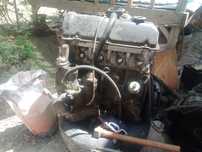 Vaz 21011 matori yurib turgan moshinadan yechilgan moy yemidi