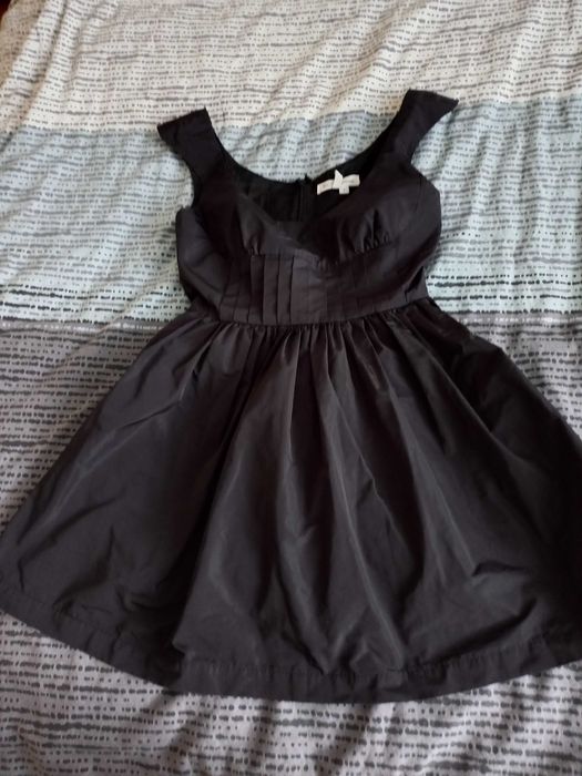 Черна рокля размер ххс