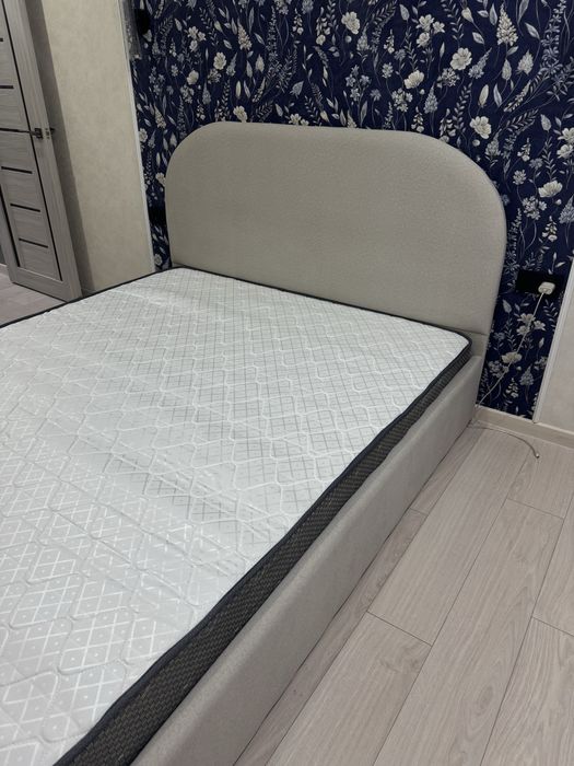 Продам матрас новый 160*200