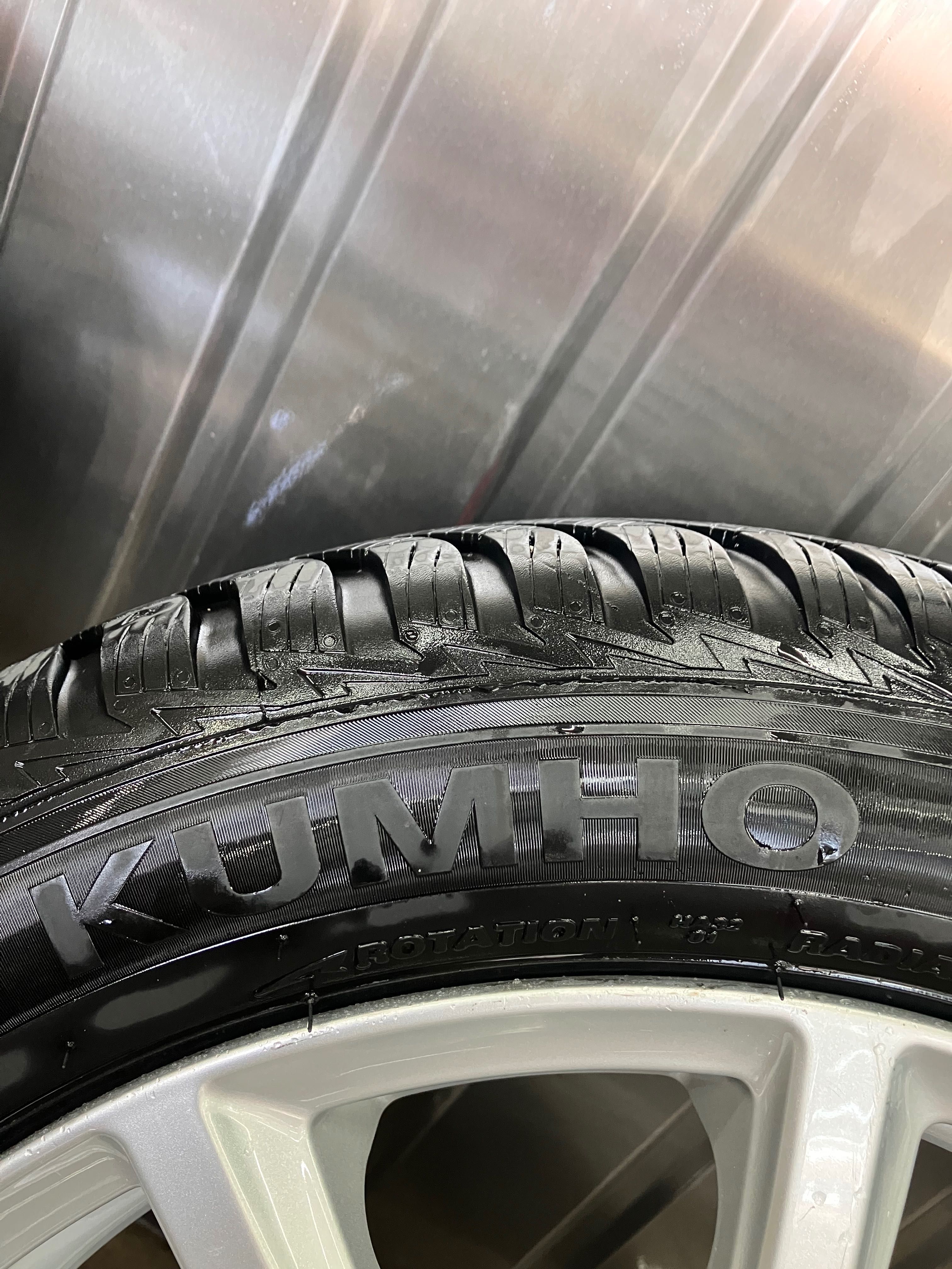 Всесезонни KUMHU 215х50х17 DOT 2023 със джанти Rial
