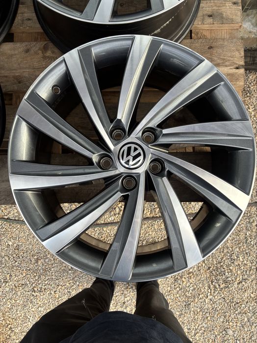 18 цола 5 х 112 мм Шкода Октавия , Фолксваген Голф , Skoda , VW