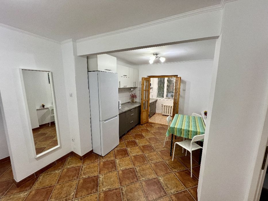 De închiriat: Apartament cu 2 camere in Brădet, etajul 1, cu loc de pa