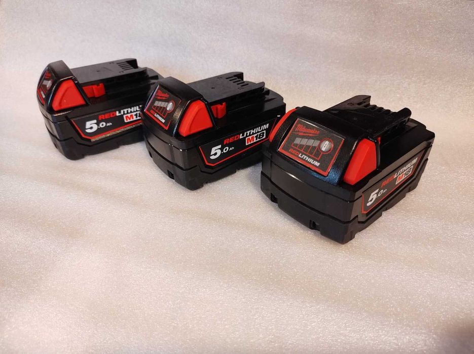 Acumulatori MILWAUKEE M18B5 Li-Ion 18V / 5Ah 90Wh noi + Încărcător