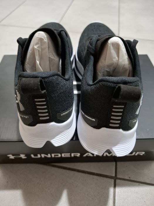 Under Armour Velociti 4