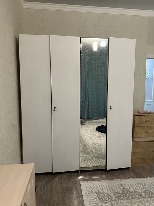 Продается.Шкаф 25000 самовывоз!!!