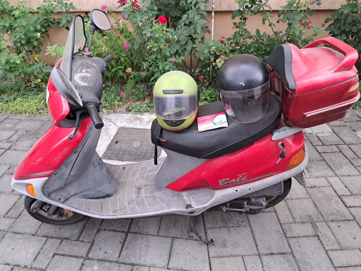 Vand urgent scuter Honda Bali