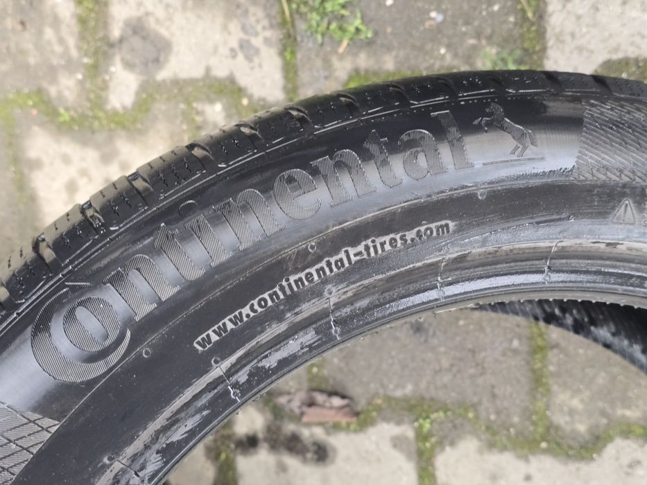 235 55 20 Continental