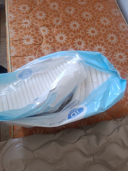 Отдам даром памперсы и пеленки для взрослых