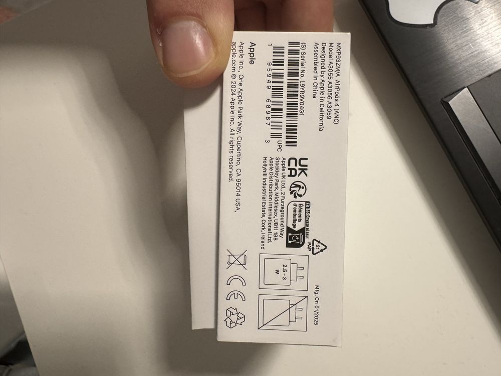 AirPods 4  Noise cancellation