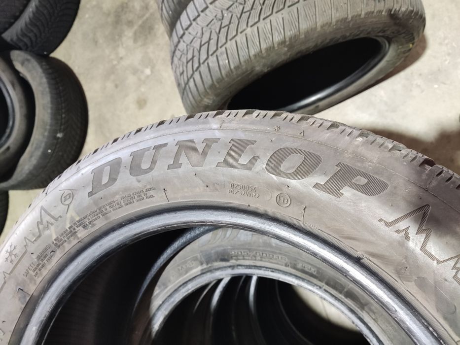 225/55/17 Dunlop