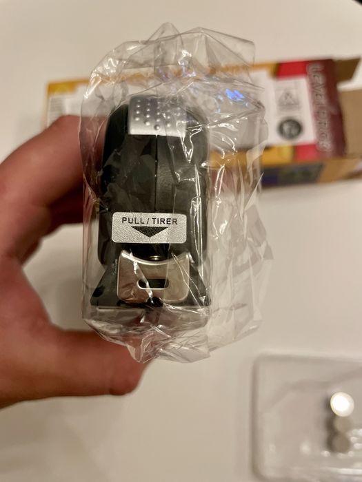 Лазерен нивелир с тринога и мерителна лента