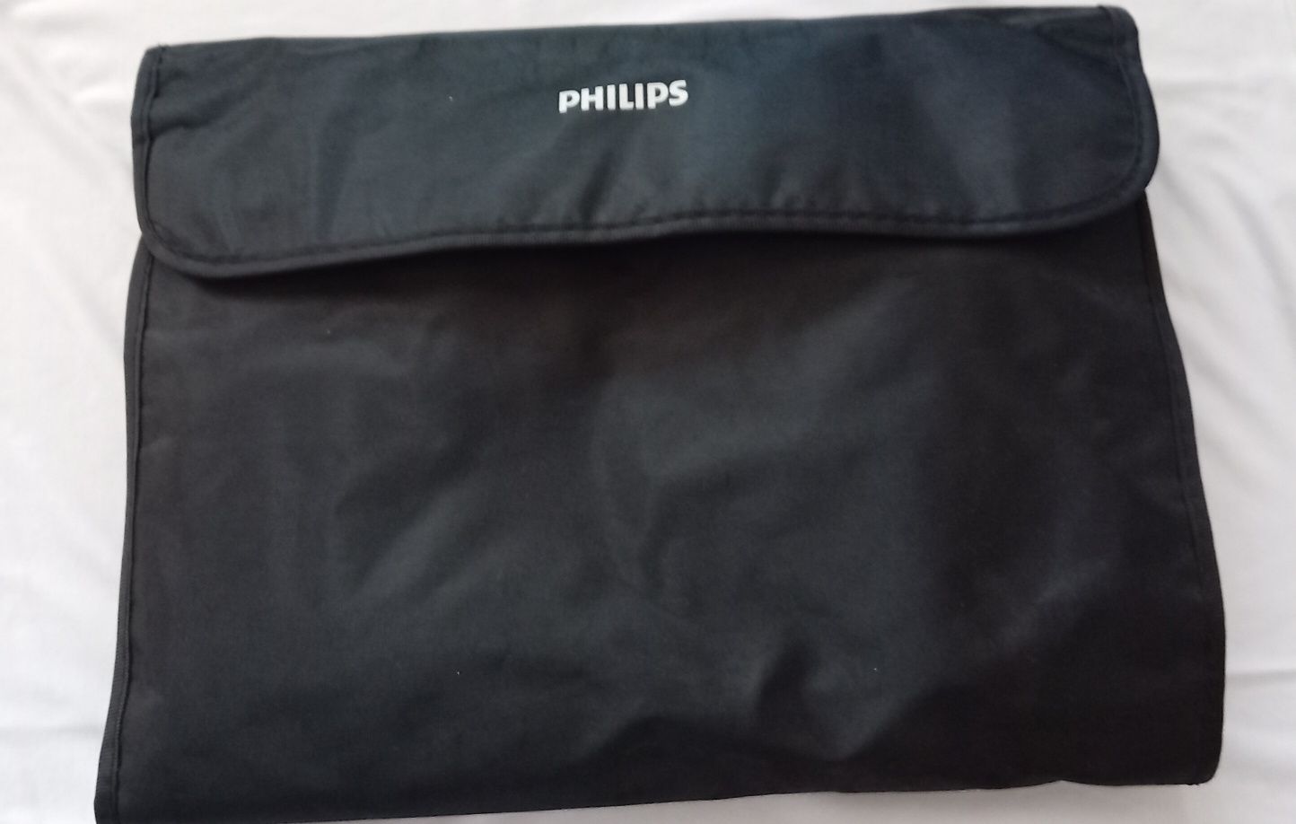 Продавам маша Philips