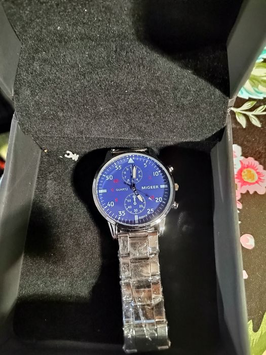 Часовник ръчен нов