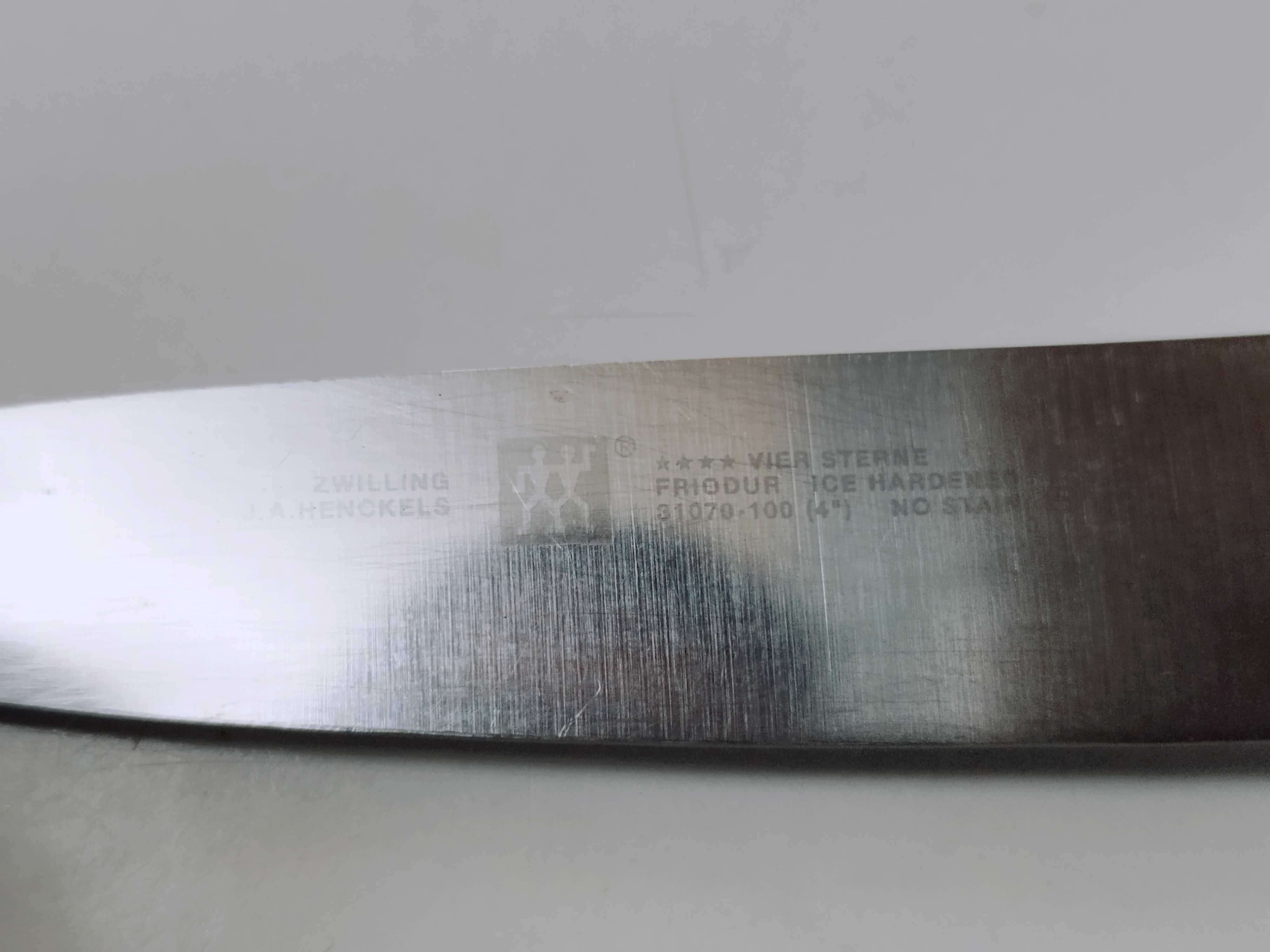 Cutit Zwilling pentru decojit legume