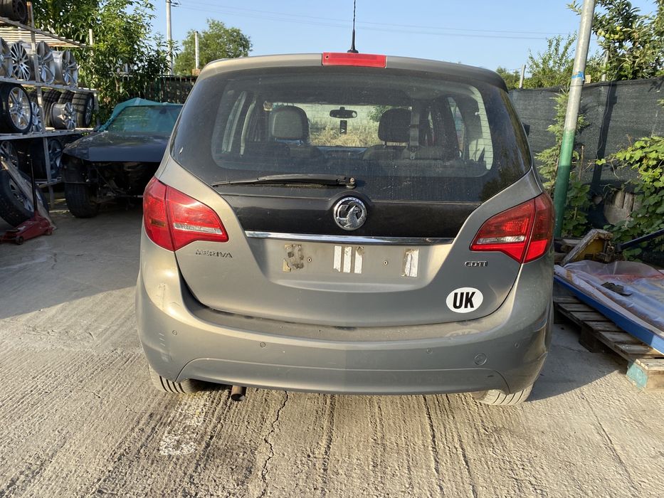 Bară spate cu senzori de parcare Opel Meriva B 2011