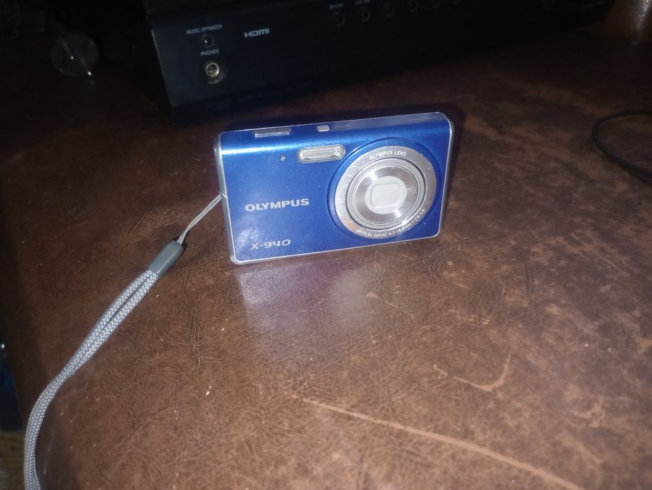 Olympus X-940, 14 MP, 4x optical zoom, digitală