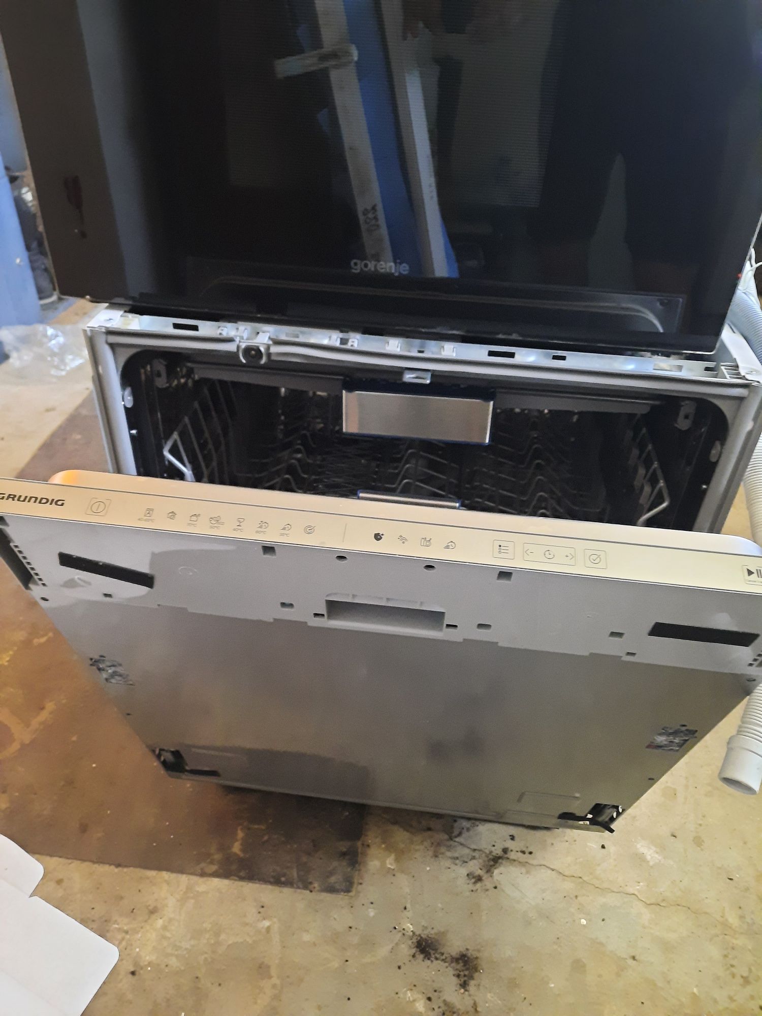 Продавам съдомиялна Grundig
