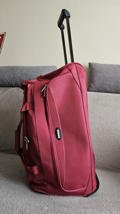 Geanta de voiaj cu rotile , tip troler