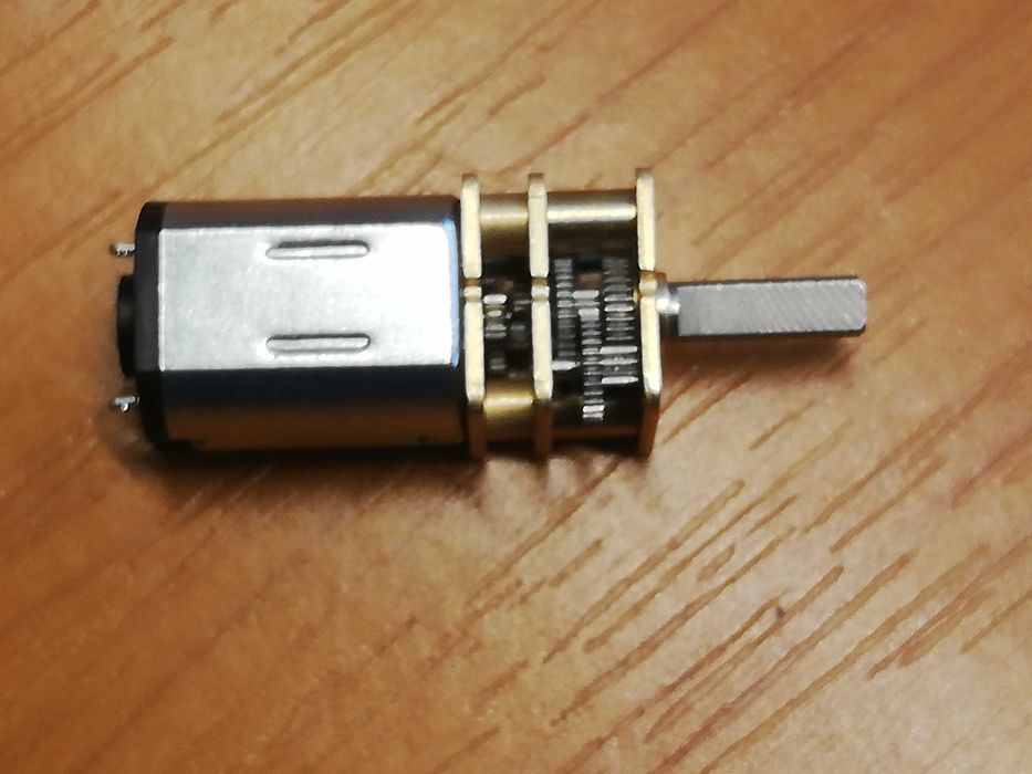 Automodel motor universal cu reductor pentru troliu crawler max 3 kg