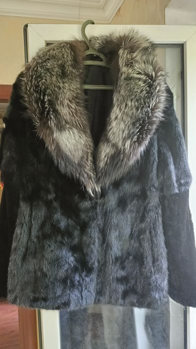 Норковая шуба , воротник чернобурка.Бренд Romagna Furs. Италия. 46-50