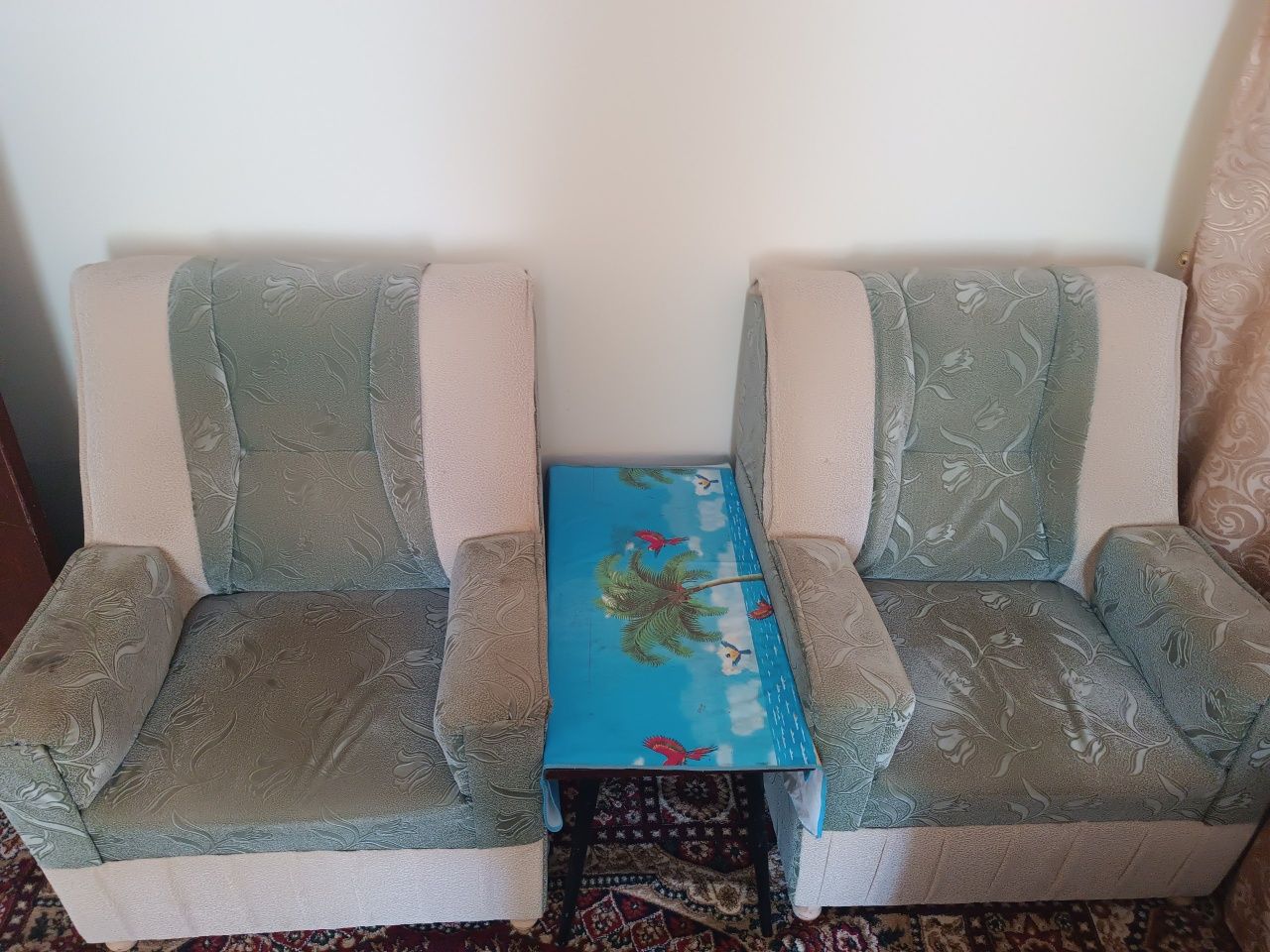 2 kreslo 1 divan kelishiladi