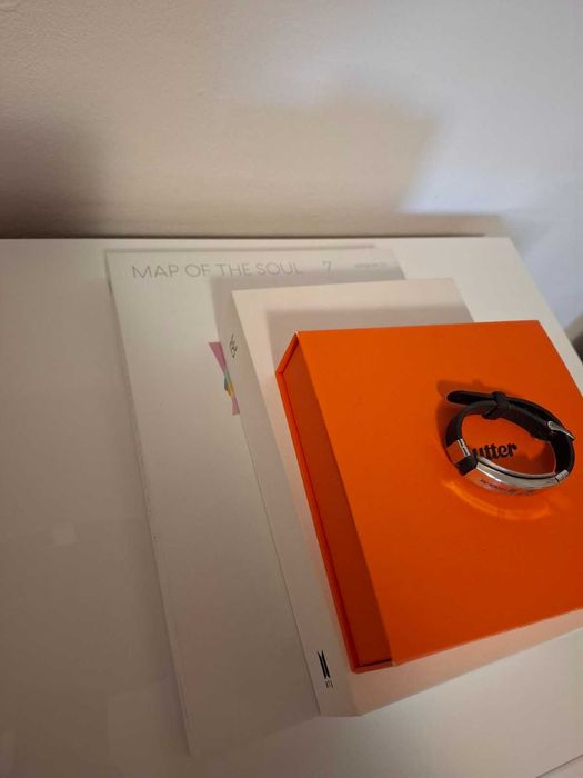 BTS албуми + гривна