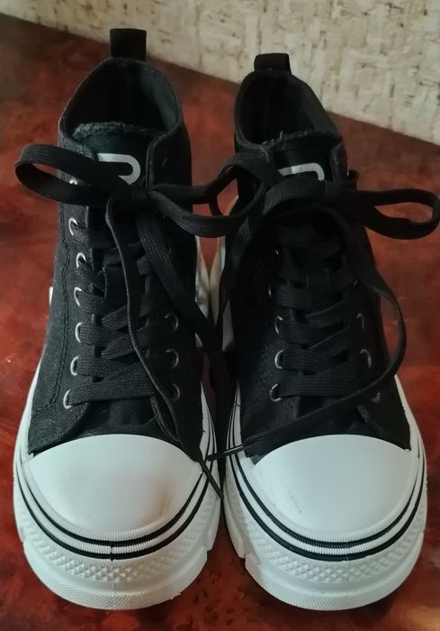 Женская обувь 36 размер.