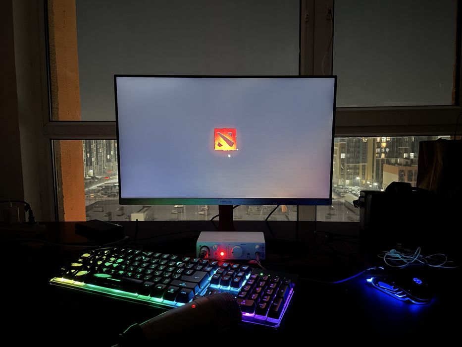 Монитор Samsung 75Ghz