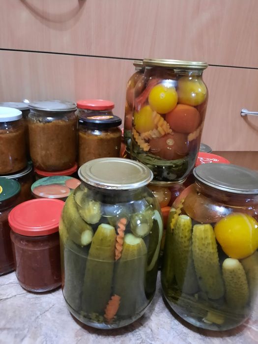 Продам соления.огурцы.помидоры