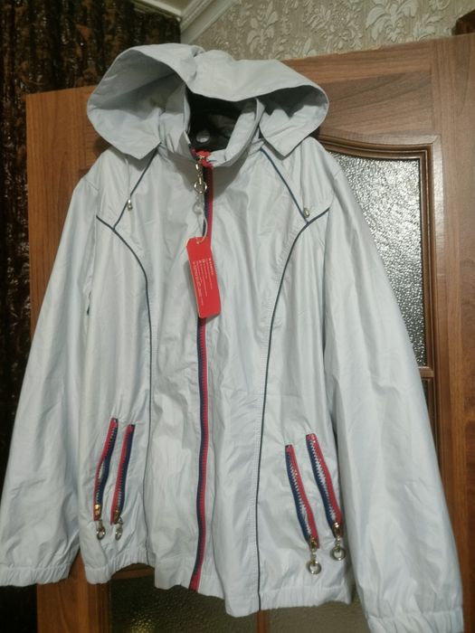 Ветровки женские