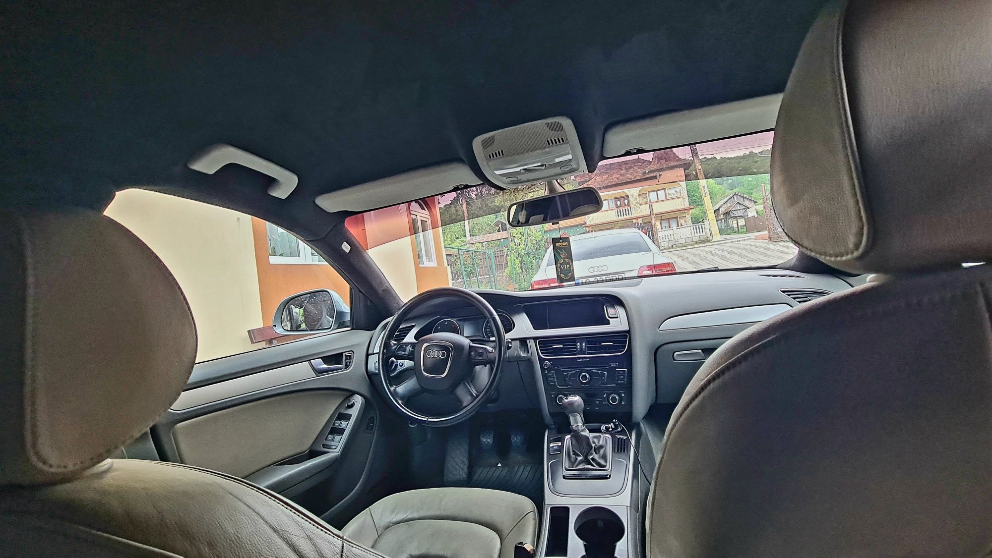 Vand / Schimb Audi a4 b8 în stare perfecta