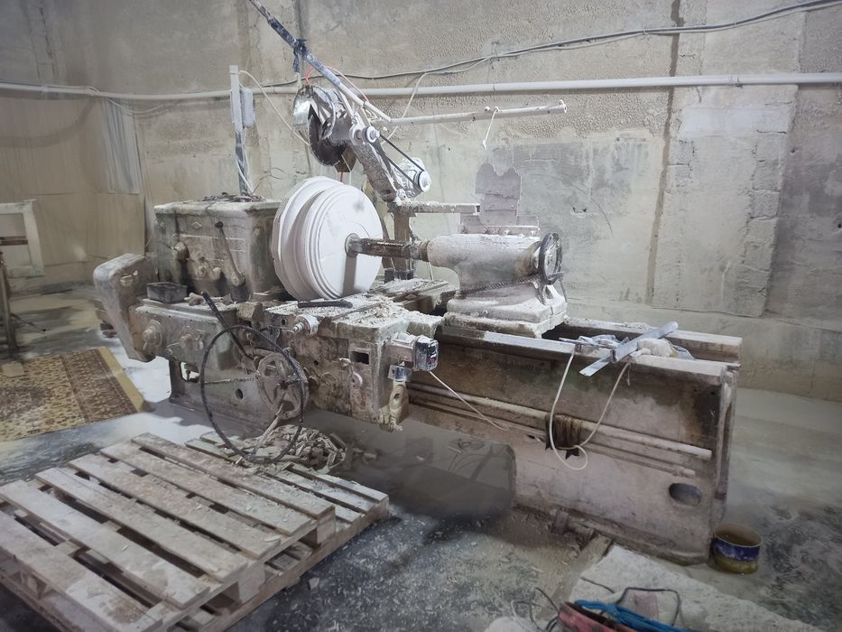 Токарный станок продаётся