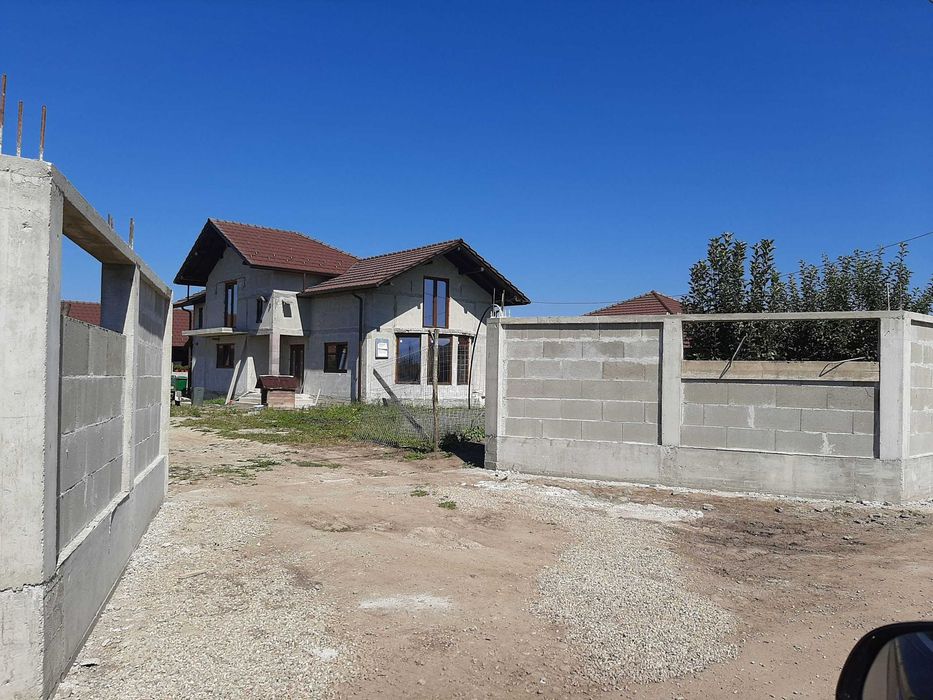 Garduri de diferite modele (jaluzele, sipca metalica, BCA tabla plasa)