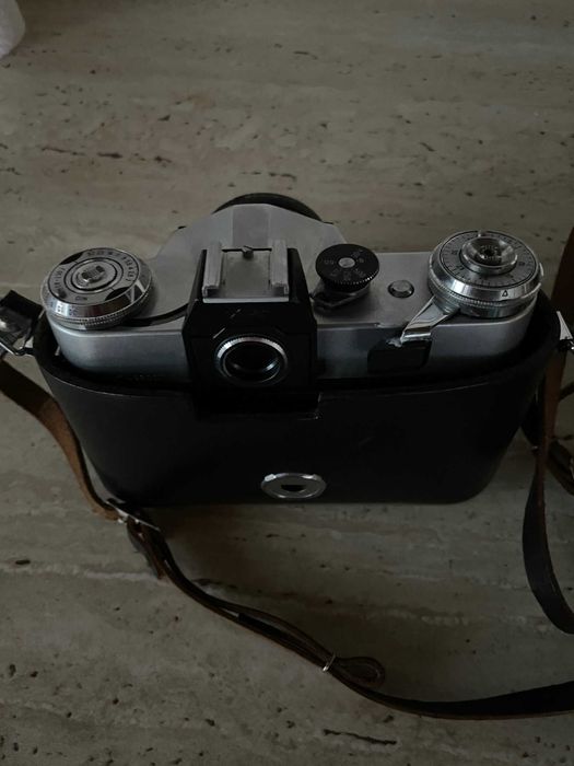 aparat foto Zenit E anii 80 fabricat in URSS