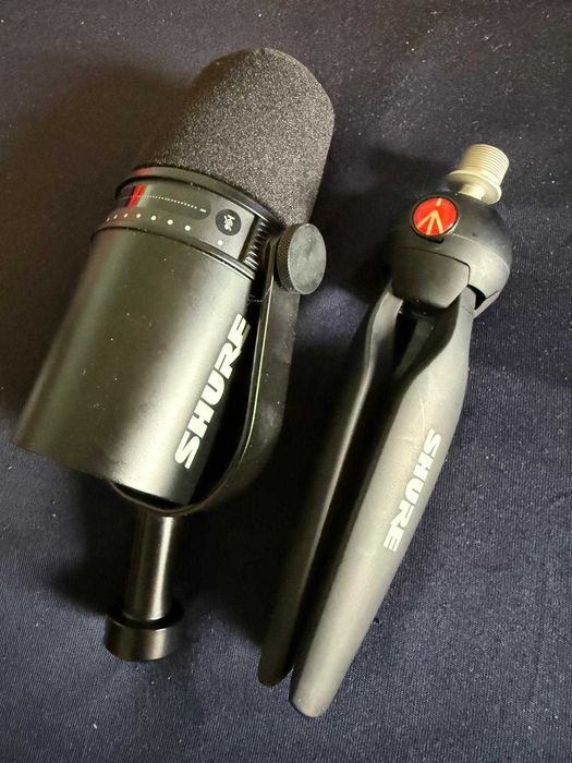 Microfon Shure MV 7 podcast + brat Elgato Wave Mic Arm High Rise