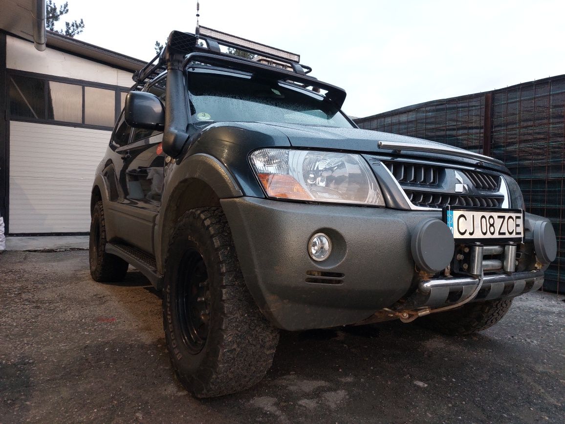 Vând Mitsubishi Pajero 3.2 DID