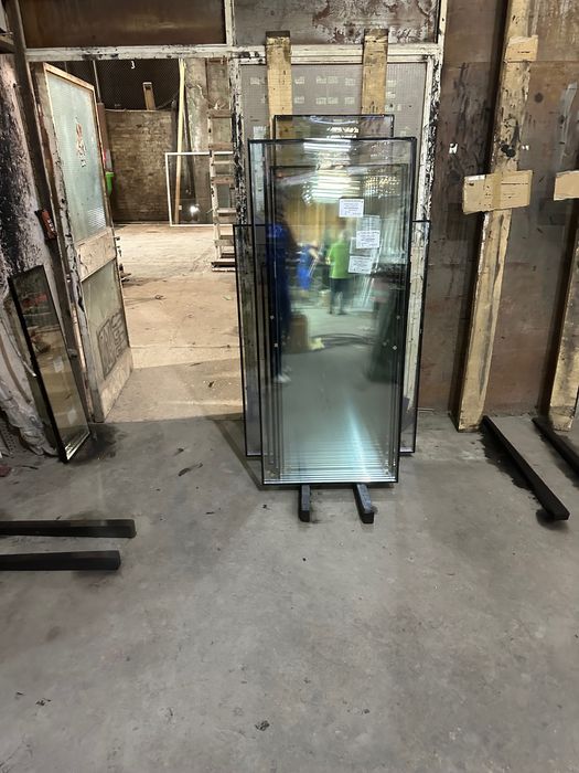 Стъклени услуги  с различни вида стакла различни вида дебелина