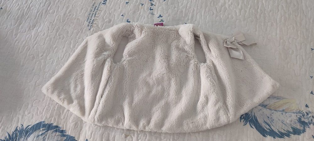 Veste pentru fetițe de 4 ani